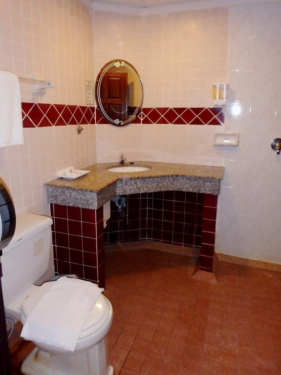 Karon Cafe Inn Екстер'єр фото